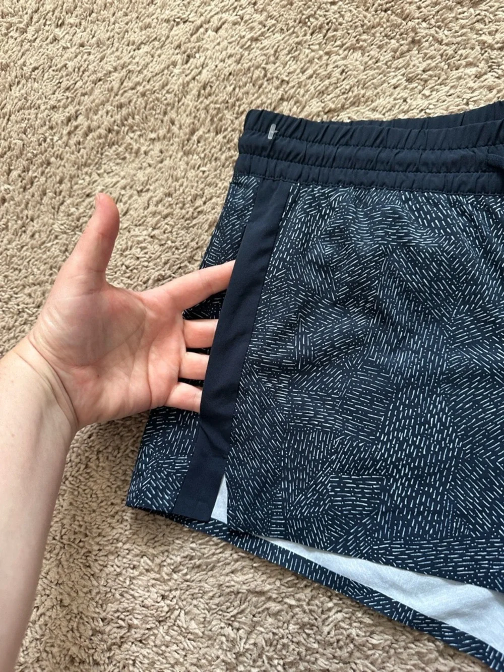 Athleta Baja Navy Blue Printed Shorts Drawstring Waist Pockets Size 6
